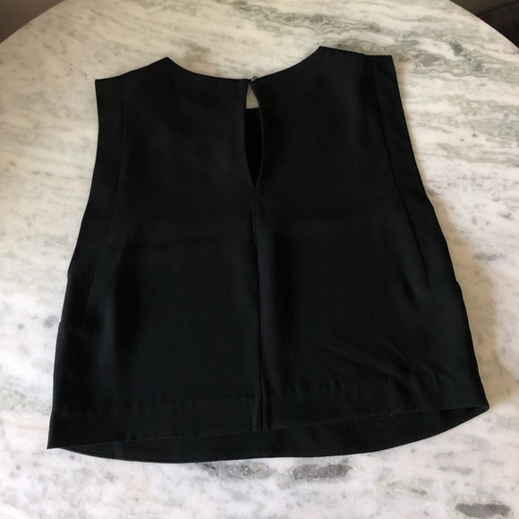 Babaton Sleeveless Crop Top - Picture 4 of 4